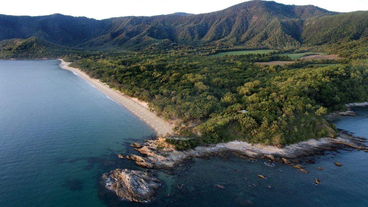 https://mdw-travel-data-us-east-1.s3.amazonaws.com/img/country/Australia/Thala-Beach-Nature-Reserve/img_00.jpg