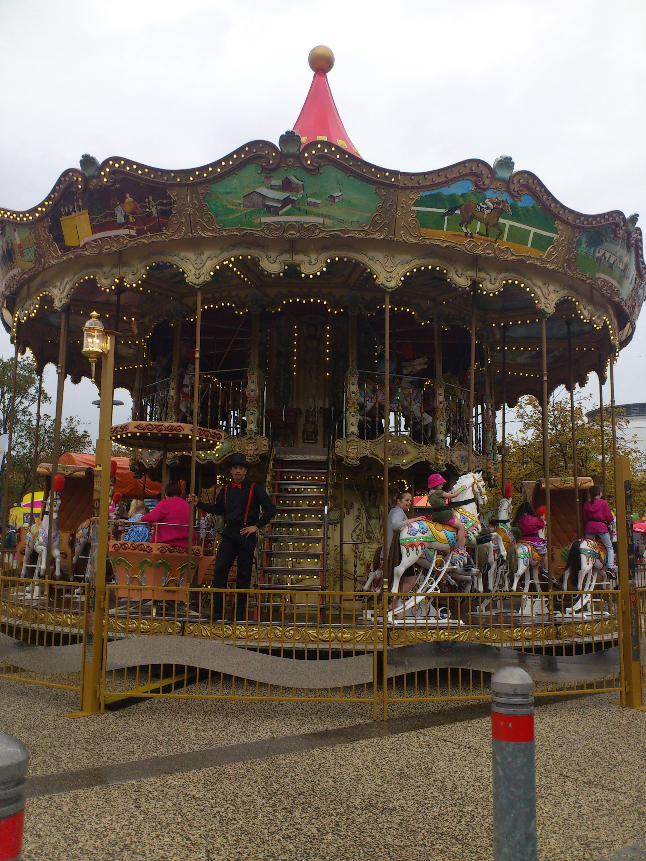 https://mdw-travel-data-us-east-1.s3.amazonaws.com/img/country/Australia/The-Carousel/img_02.jpg