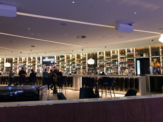 https://mdw-travel-data-us-east-1.s3.amazonaws.com/img/country/Australia/The-Star-Gold-Coast-Casino/img_03.jpg