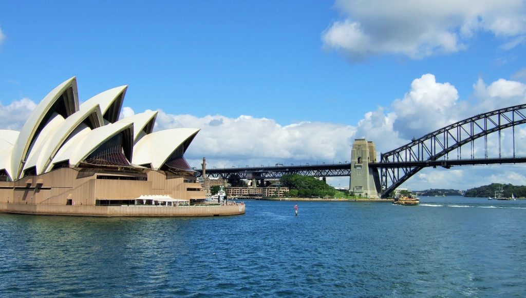https://mdw-travel-data-us-east-1.s3.amazonaws.com/img/country/Australia/The-Strand/img_02.jpg