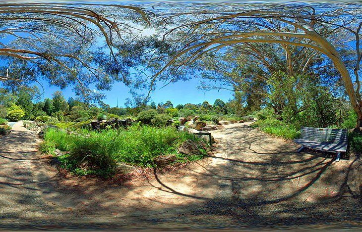 https://mdw-travel-data-us-east-1.s3.amazonaws.com/img/country/Australia/Townsville-Region-Botanic-Gardens/img_03.jpg