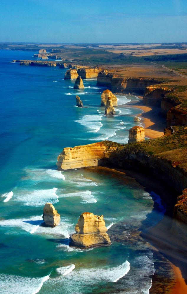 https://mdw-travel-data-us-east-1.s3.amazonaws.com/img/country/Australia/Twelve-Apostles/img_04.jpg