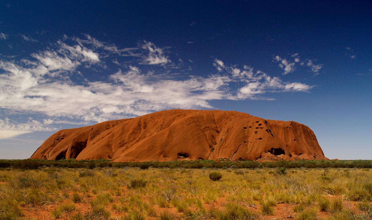 https://mdw-travel-data-us-east-1.s3.amazonaws.com/img/country/Australia/Uluru-Ayers-Rock/img_03.jpg
