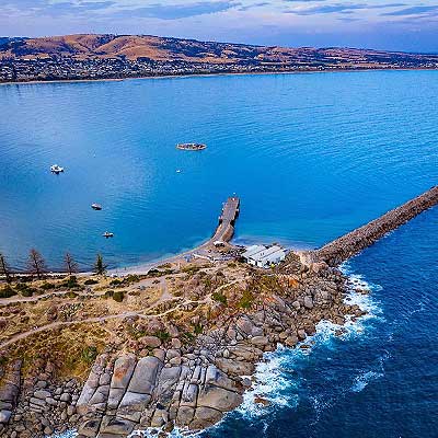 https://mdw-travel-data-us-east-1.s3.amazonaws.com/img/country/Australia/Victor-Harbor/img_01.jpg