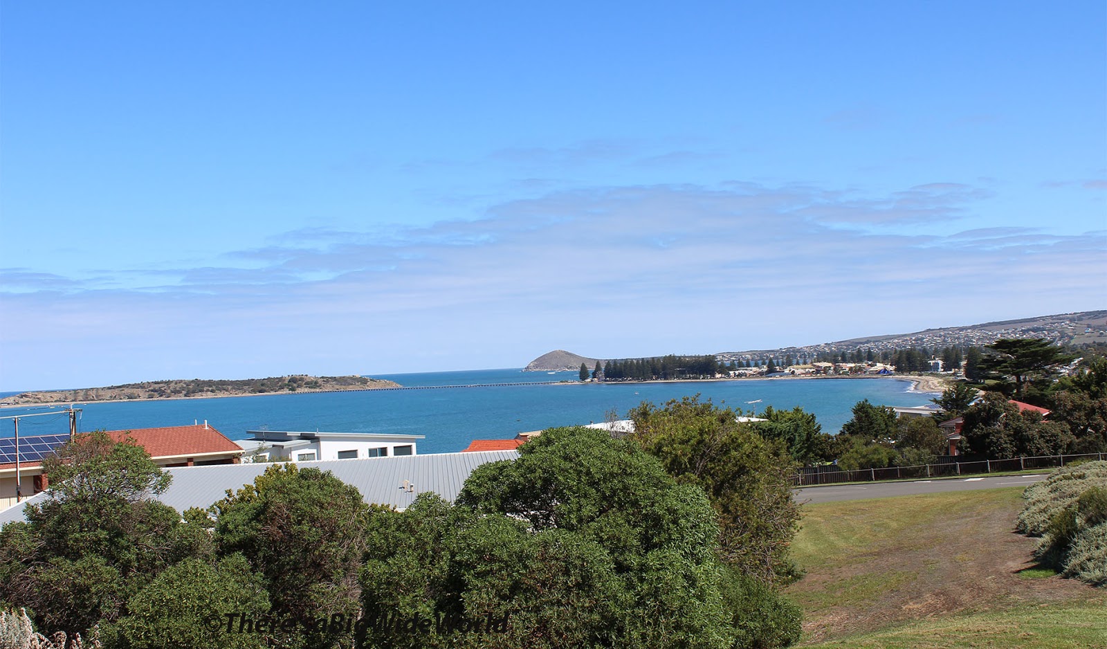 https://mdw-travel-data-us-east-1.s3.amazonaws.com/img/country/Australia/Victor-Harbor/img_03.jpg