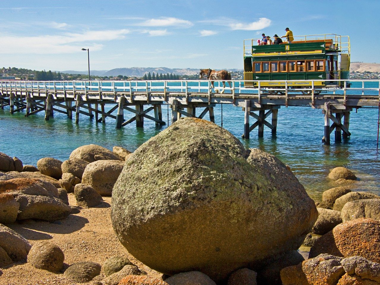 https://mdw-travel-data-us-east-1.s3.amazonaws.com/img/country/Australia/Victor-Harbor/img_04.jpg
