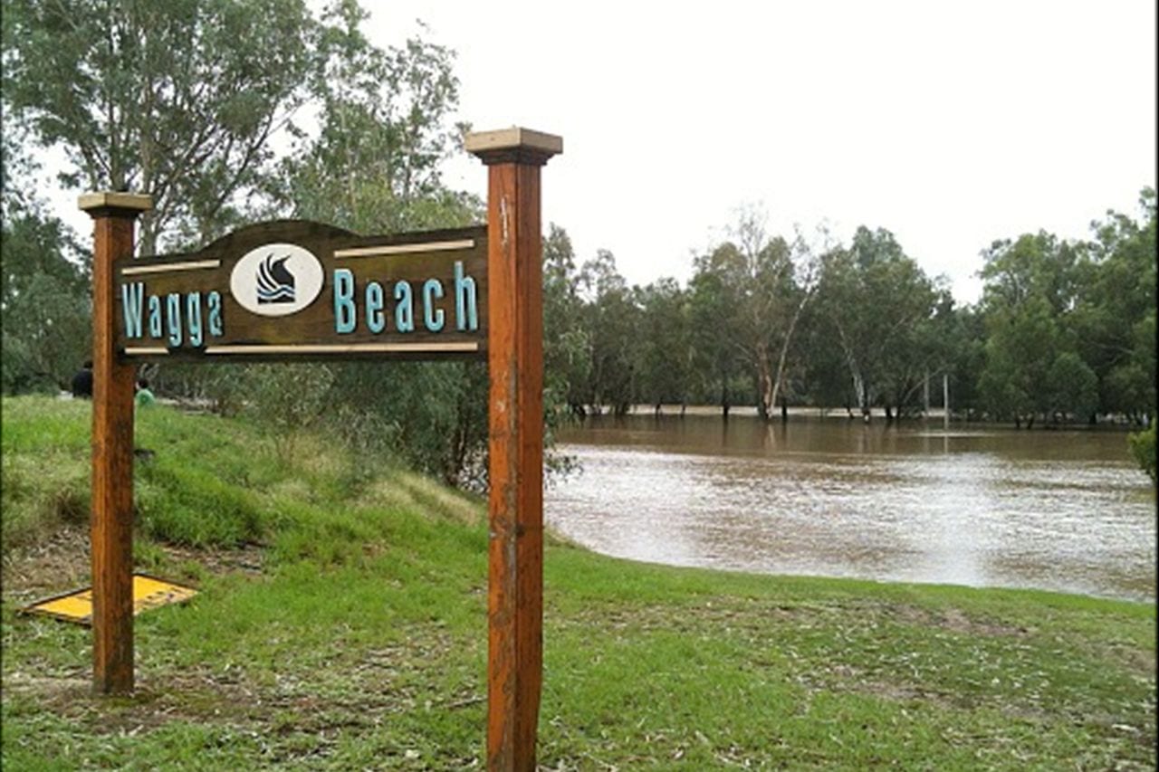 https://mdw-travel-data-us-east-1.s3.amazonaws.com/img/country/Australia/Wagga-Beach/img_04.jpg