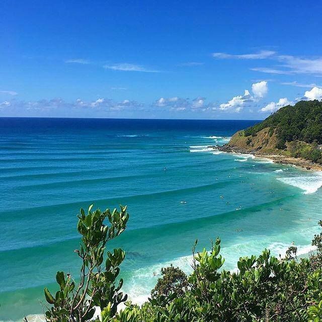 https://mdw-travel-data-us-east-1.s3.amazonaws.com/img/country/Australia/Wategos-Beach/img_01.jpg