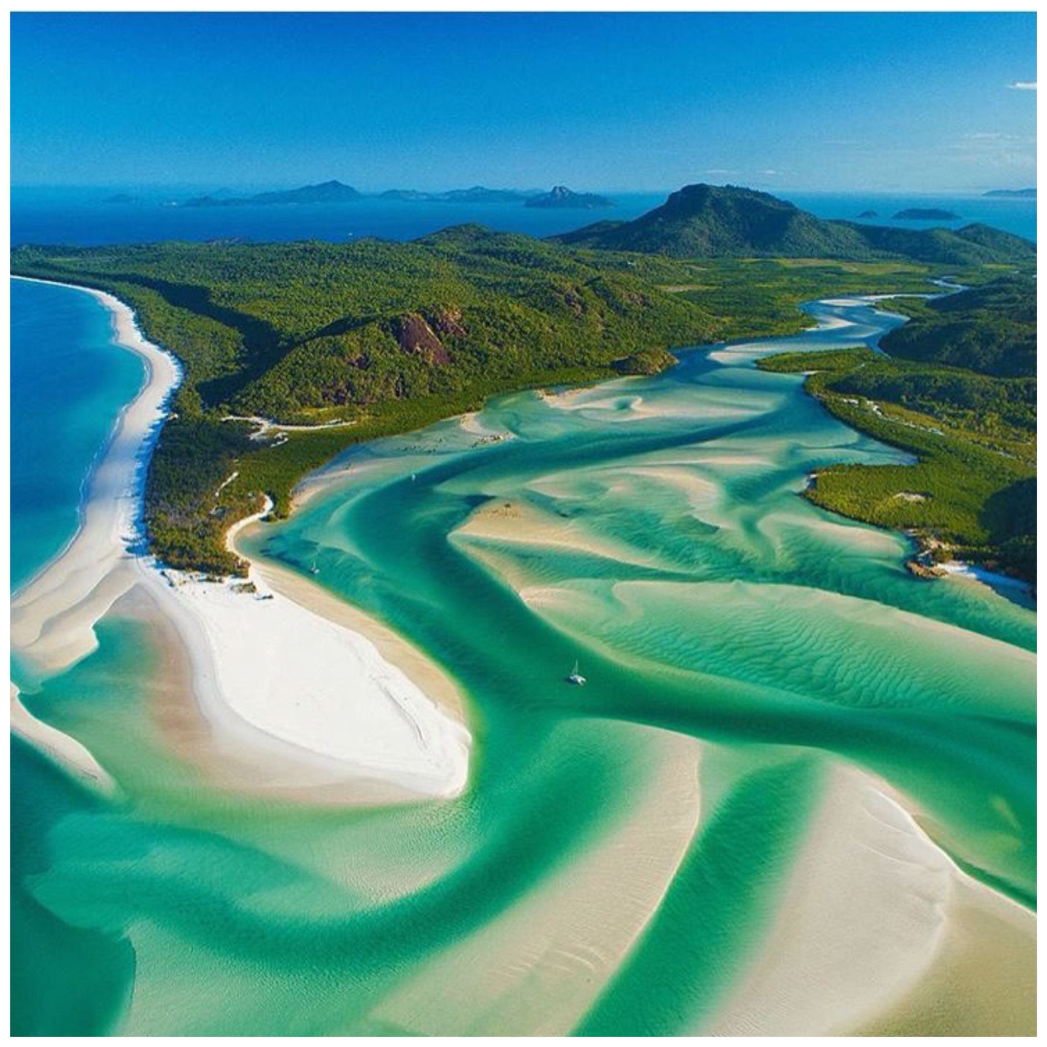 https://mdw-travel-data-us-east-1.s3.amazonaws.com/img/country/Australia/Whitehaven-Beach/img_02.jpg