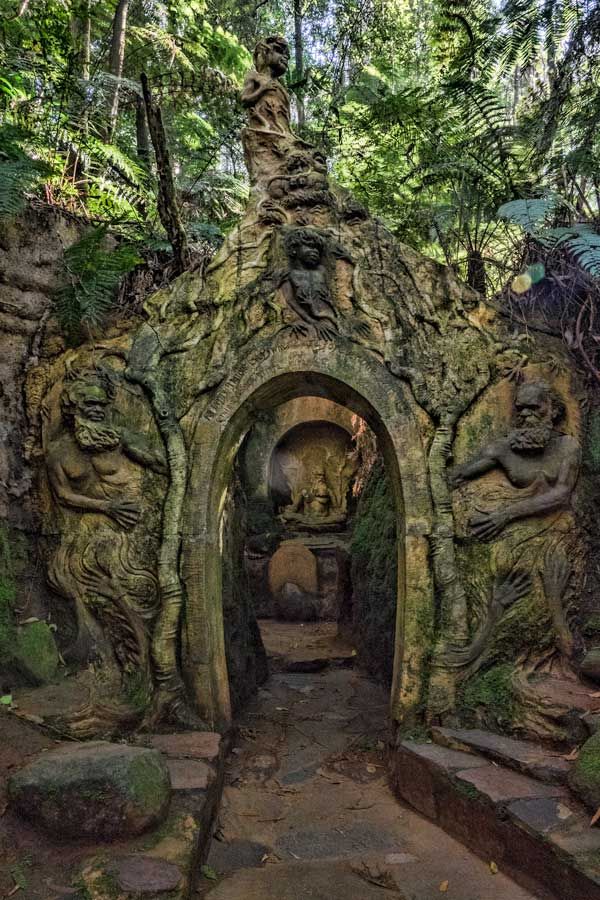 https://mdw-travel-data-us-east-1.s3.amazonaws.com/img/country/Australia/William-Ricketts-Sanctuary/img_05.jpg