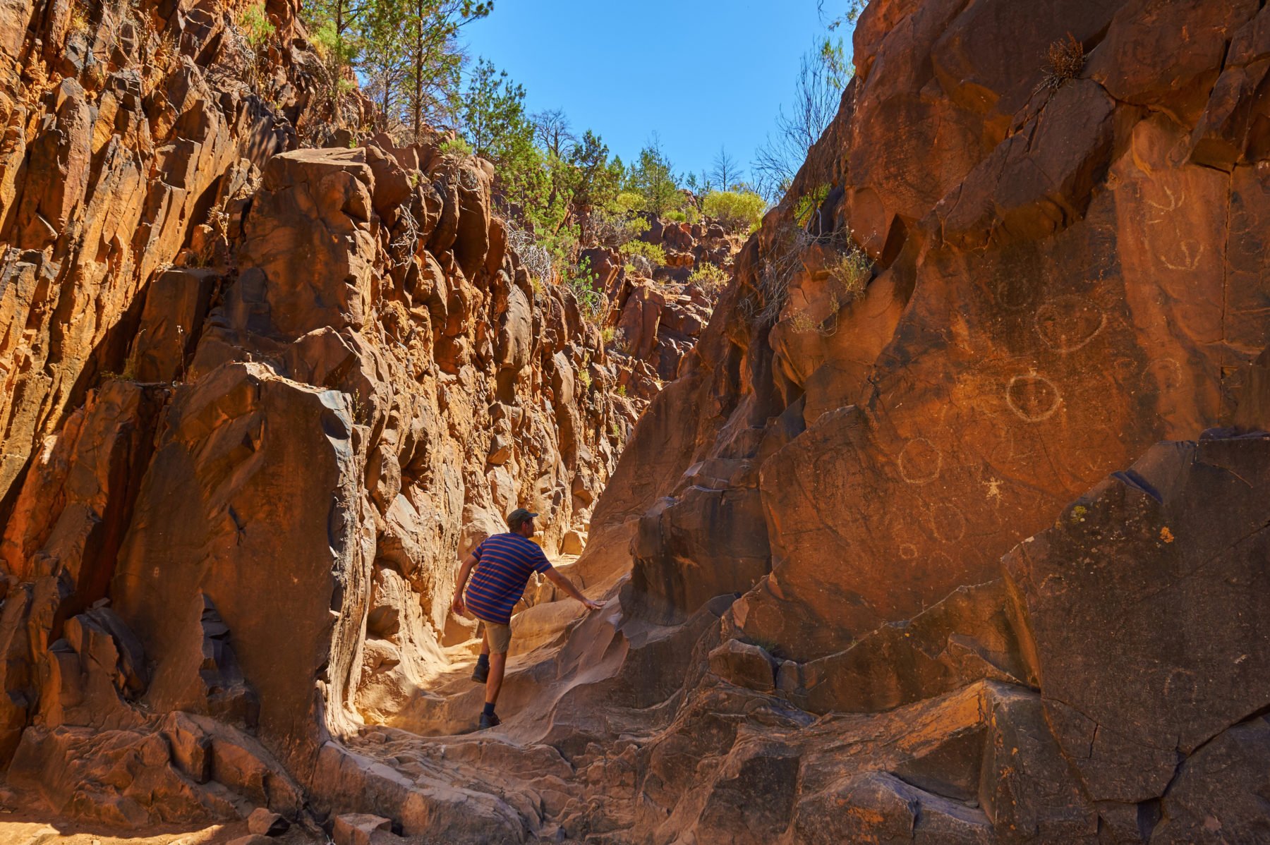 https://mdw-travel-data-us-east-1.s3.amazonaws.com/img/country/Australia/Wilpena-Pound/img_05.jpg
