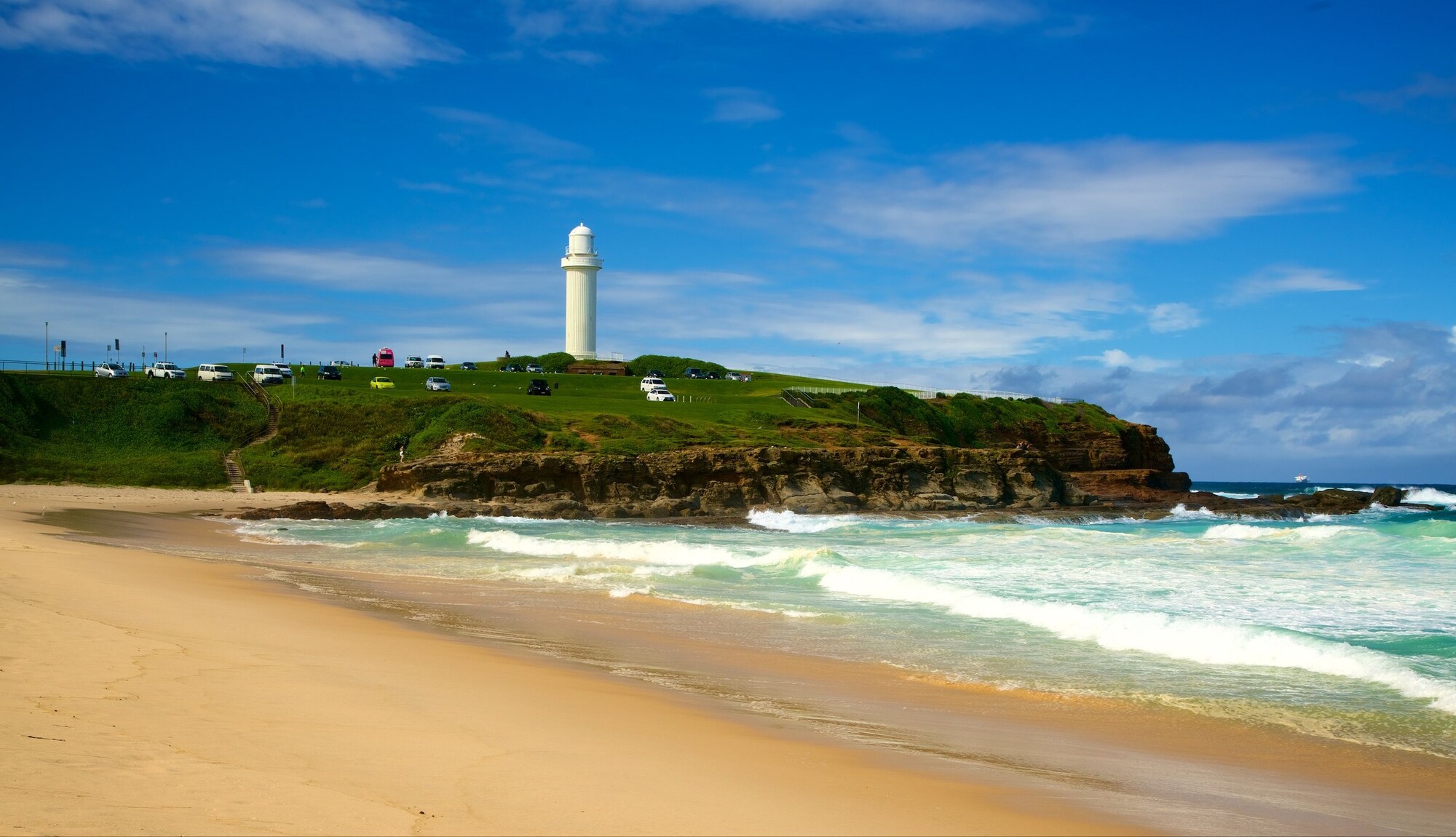 https://mdw-travel-data-us-east-1.s3.amazonaws.com/img/country/Australia/Wollongong-City-Beach/img_02.jpg