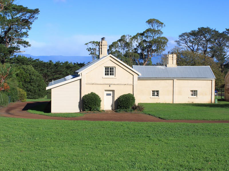 https://mdw-travel-data-us-east-1.s3.amazonaws.com/img/country/Australia/Woolmers-Estate/img_02.jpg
