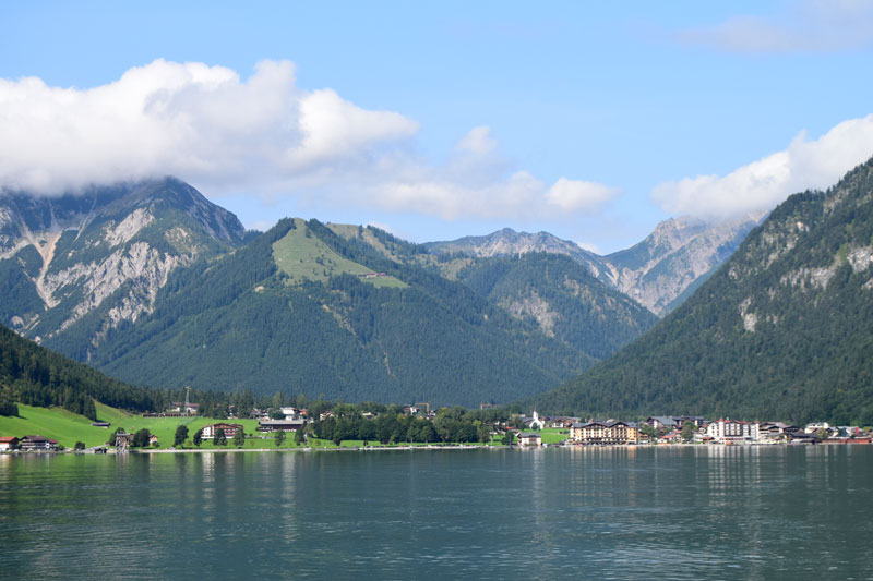 https://mdw-travel-data-us-east-1.s3.amazonaws.com/img/country/Austria/Achensee/img_03.jpg