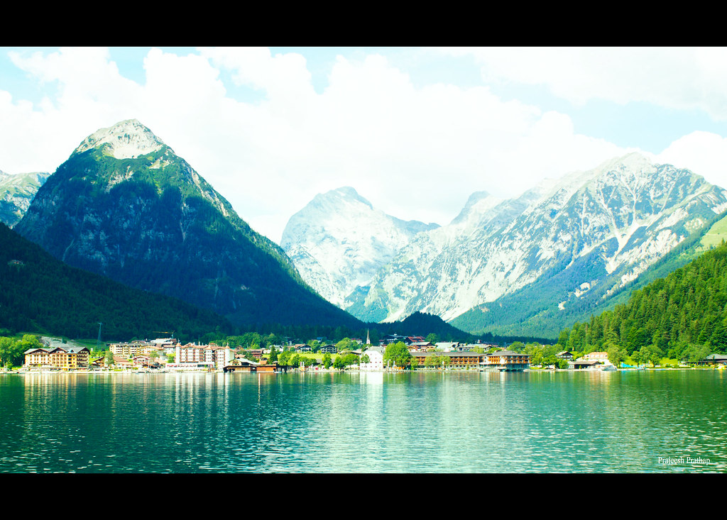 https://mdw-travel-data-us-east-1.s3.amazonaws.com/img/country/Austria/Achensee/img_05.jpg