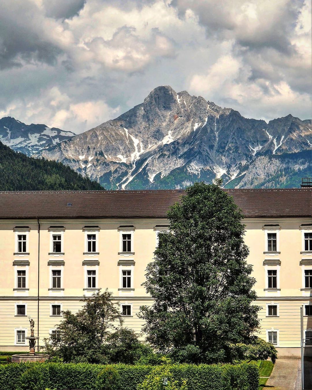 https://mdw-travel-data-us-east-1.s3.amazonaws.com/img/country/Austria/Admont-Abbey/img_03.jpg