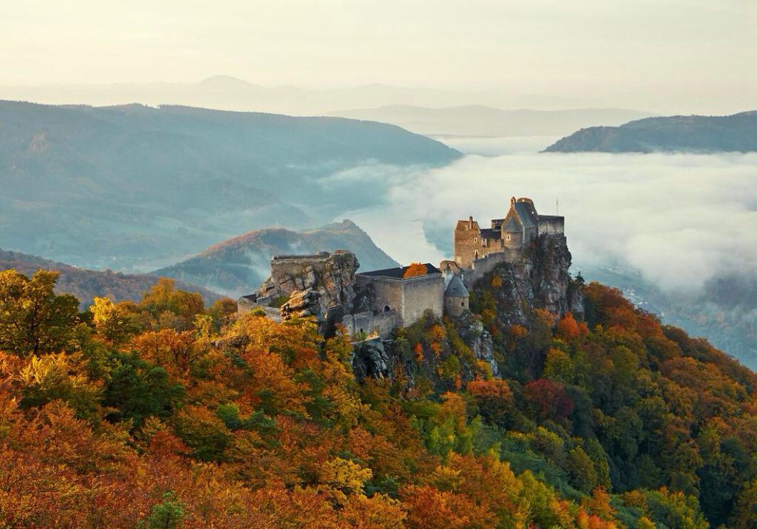 https://mdw-travel-data-us-east-1.s3.amazonaws.com/img/country/Austria/Aggstein-Castle/img_05.jpg