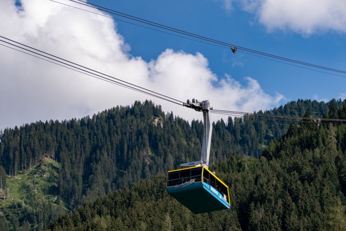 https://mdw-travel-data-us-east-1.s3.amazonaws.com/img/country/Austria/Ahornbahn-Mayrhofen/img_03.jpg