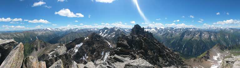 https://mdw-travel-data-us-east-1.s3.amazonaws.com/img/country/Austria/Ahornspitze/img_01.jpg