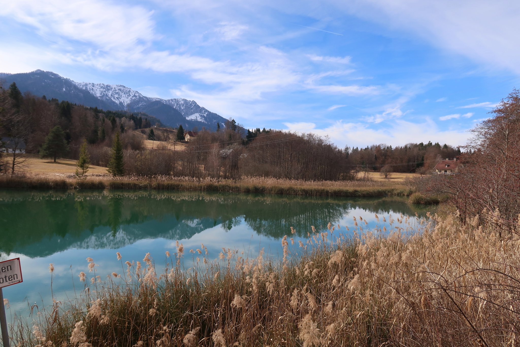 https://mdw-travel-data-us-east-1.s3.amazonaws.com/img/country/Austria/Aichwaldsee/img_01.jpg