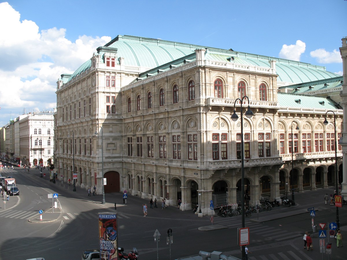 https://mdw-travel-data-us-east-1.s3.amazonaws.com/img/country/Austria/Albertina/img_01.jpg