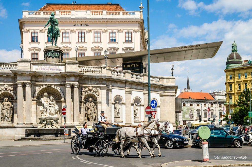 https://mdw-travel-data-us-east-1.s3.amazonaws.com/img/country/Austria/Albertina/img_05.jpg