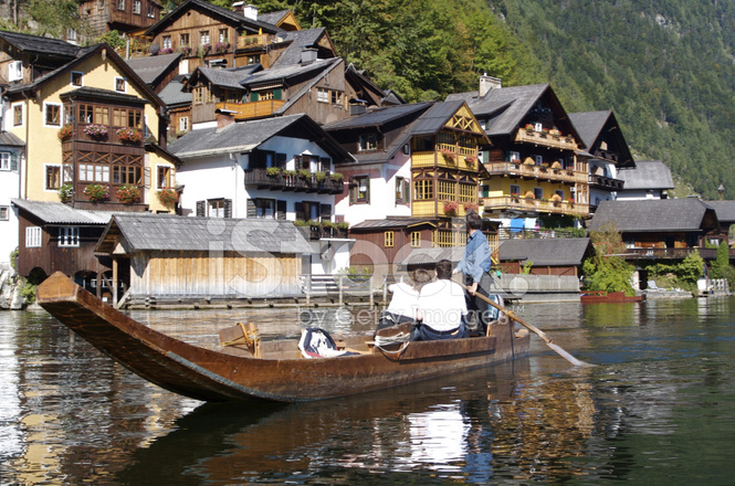 https://mdw-travel-data-us-east-1.s3.amazonaws.com/img/country/Austria/Alpendorf-Gondola/img_02.jpg