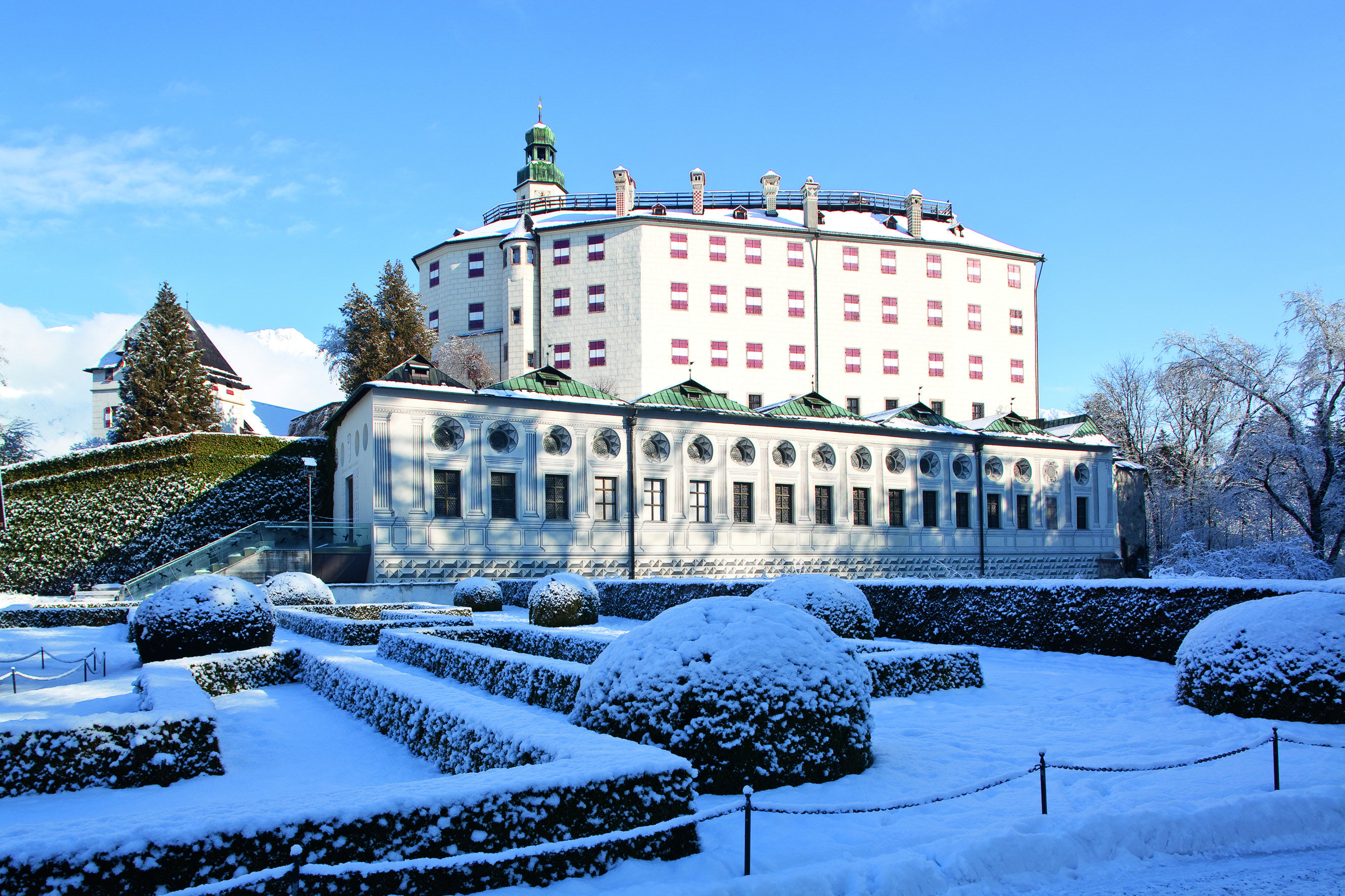 https://mdw-travel-data-us-east-1.s3.amazonaws.com/img/country/Austria/Ambras-Castle/img_01.jpg