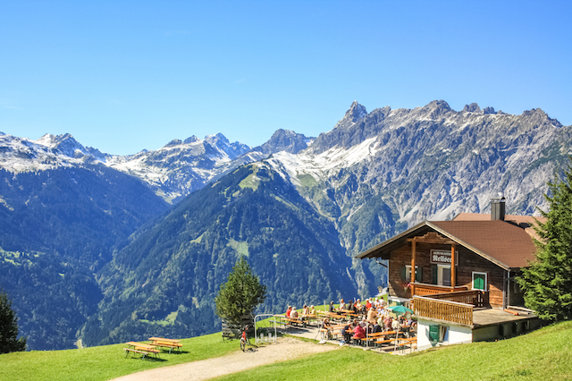 https://mdw-travel-data-us-east-1.s3.amazonaws.com/img/country/Austria/Arlberg/img_03.jpg