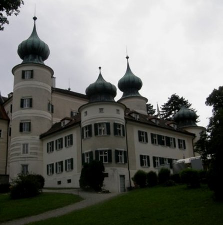 https://mdw-travel-data-us-east-1.s3.amazonaws.com/img/country/Austria/Artstetten-Castle/img_01.jpg
