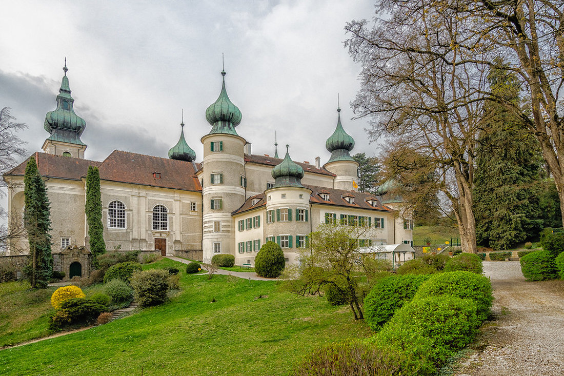 https://mdw-travel-data-us-east-1.s3.amazonaws.com/img/country/Austria/Artstetten-Castle/img_02.jpg