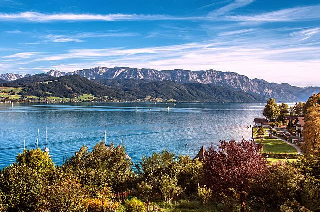https://mdw-travel-data-us-east-1.s3.amazonaws.com/img/country/Austria/Attersee/img_04.jpg