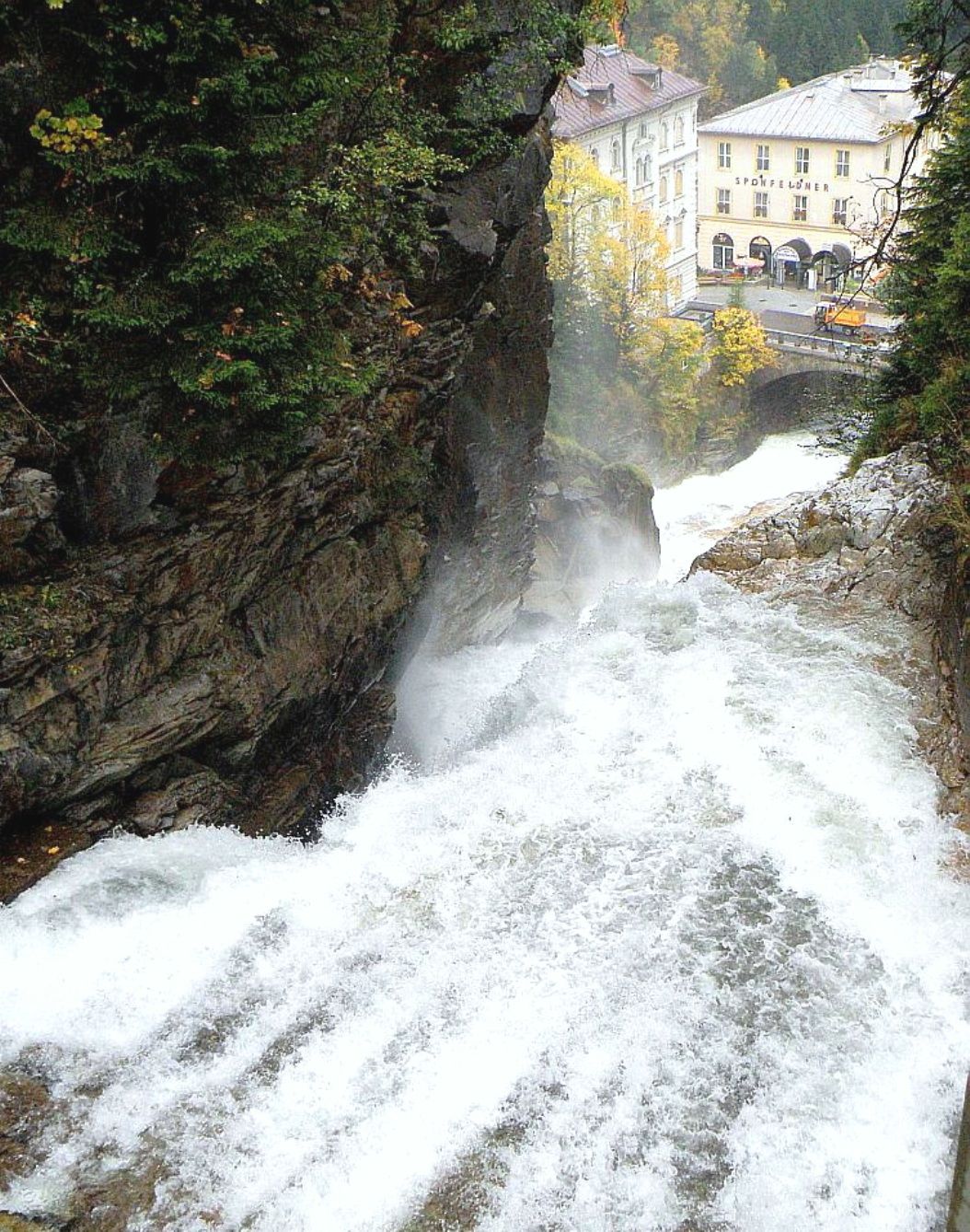 https://mdw-travel-data-us-east-1.s3.amazonaws.com/img/country/Austria/Bad-Gastein-Waterfall/img_01.jpg