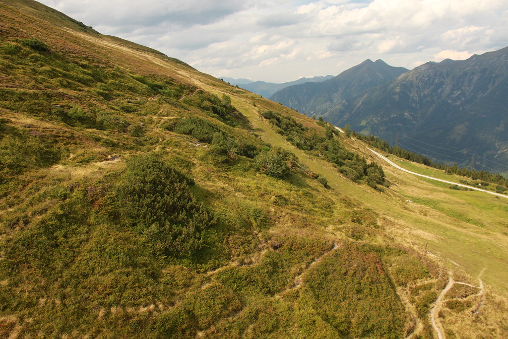 https://mdw-travel-data-us-east-1.s3.amazonaws.com/img/country/Austria/Badhofgastein-Stubnerkogel/img_03.jpg