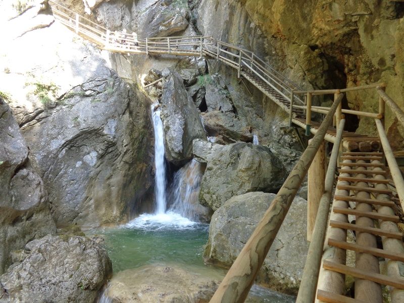 https://mdw-travel-data-us-east-1.s3.amazonaws.com/img/country/Austria/Barenschutzklamm/img_01.jpg