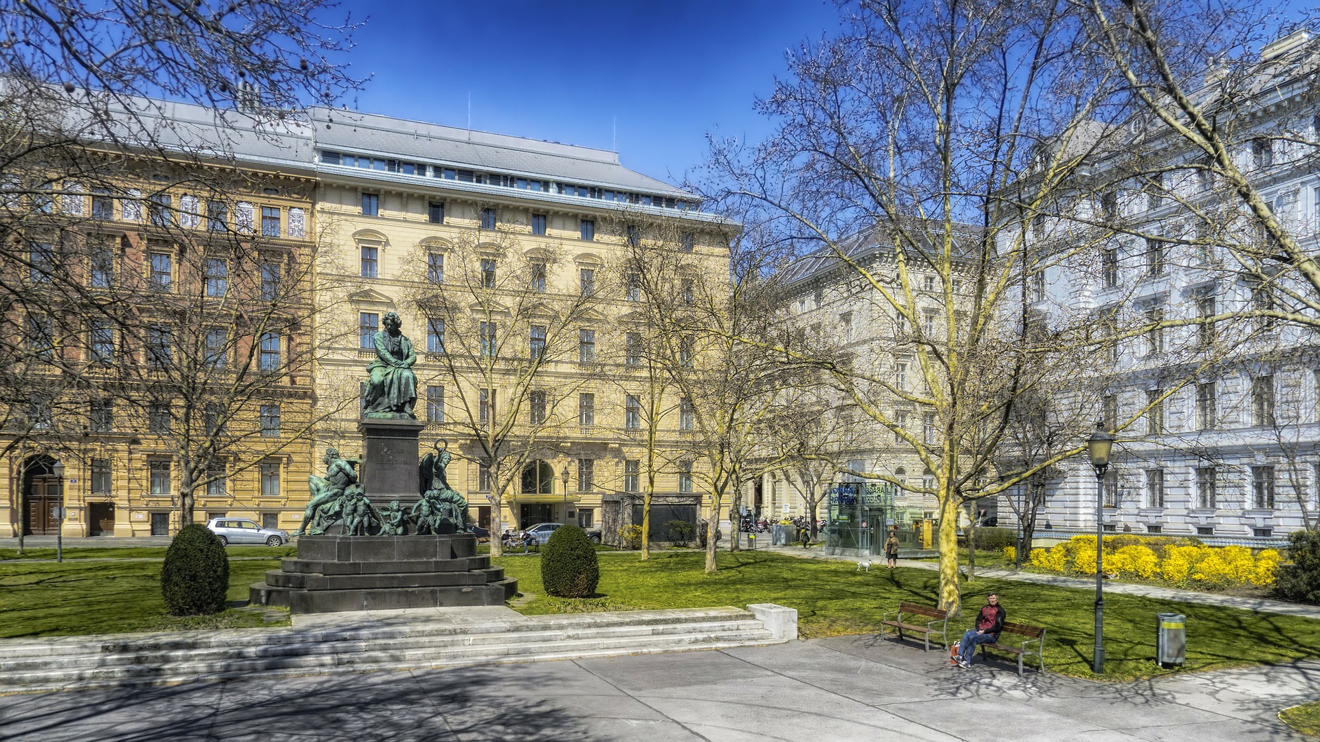 https://mdw-travel-data-us-east-1.s3.amazonaws.com/img/country/Austria/Beethoven-Monument/img_01.jpg