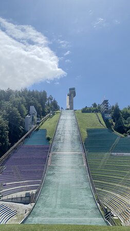 https://mdw-travel-data-us-east-1.s3.amazonaws.com/img/country/Austria/Bergisel-Ski-Jump/img_03.jpg