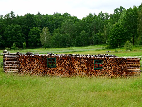 https://mdw-travel-data-us-east-1.s3.amazonaws.com/img/country/Austria/Blockheide-Nature-Park/img_05.jpg