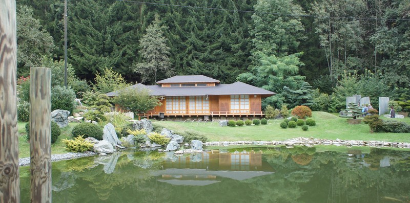https://mdw-travel-data-us-east-1.s3.amazonaws.com/img/country/Austria/Bonsai-Museum/img_02.jpg