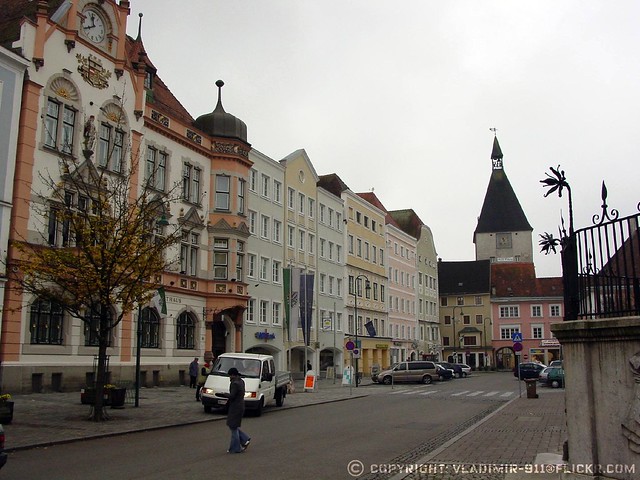 https://mdw-travel-data-us-east-1.s3.amazonaws.com/img/country/Austria/Braunau-am-Inn/img_02.jpg