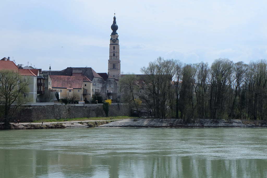 https://mdw-travel-data-us-east-1.s3.amazonaws.com/img/country/Austria/Braunau-am-Inn/img_04.jpg