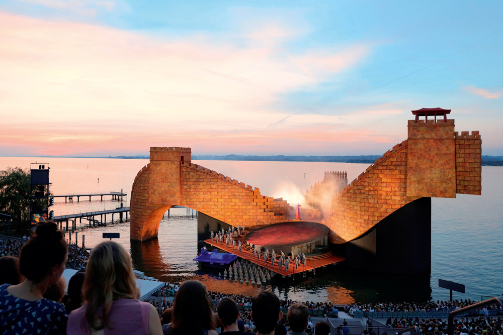 https://mdw-travel-data-us-east-1.s3.amazonaws.com/img/country/Austria/Bregenzer-Festspiele/img_01.jpg