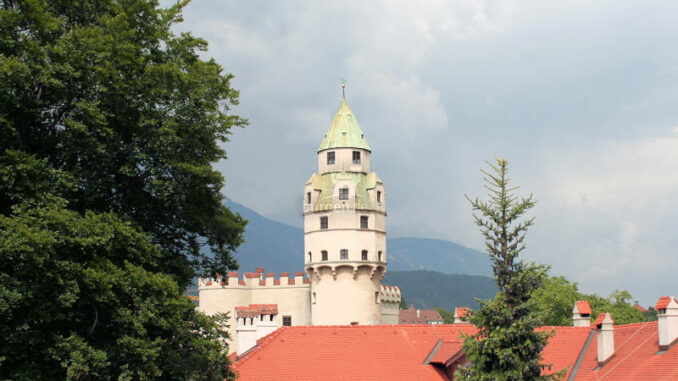 https://mdw-travel-data-us-east-1.s3.amazonaws.com/img/country/Austria/Burg-Hasegg-/-Mint-Tower/img_04.jpg