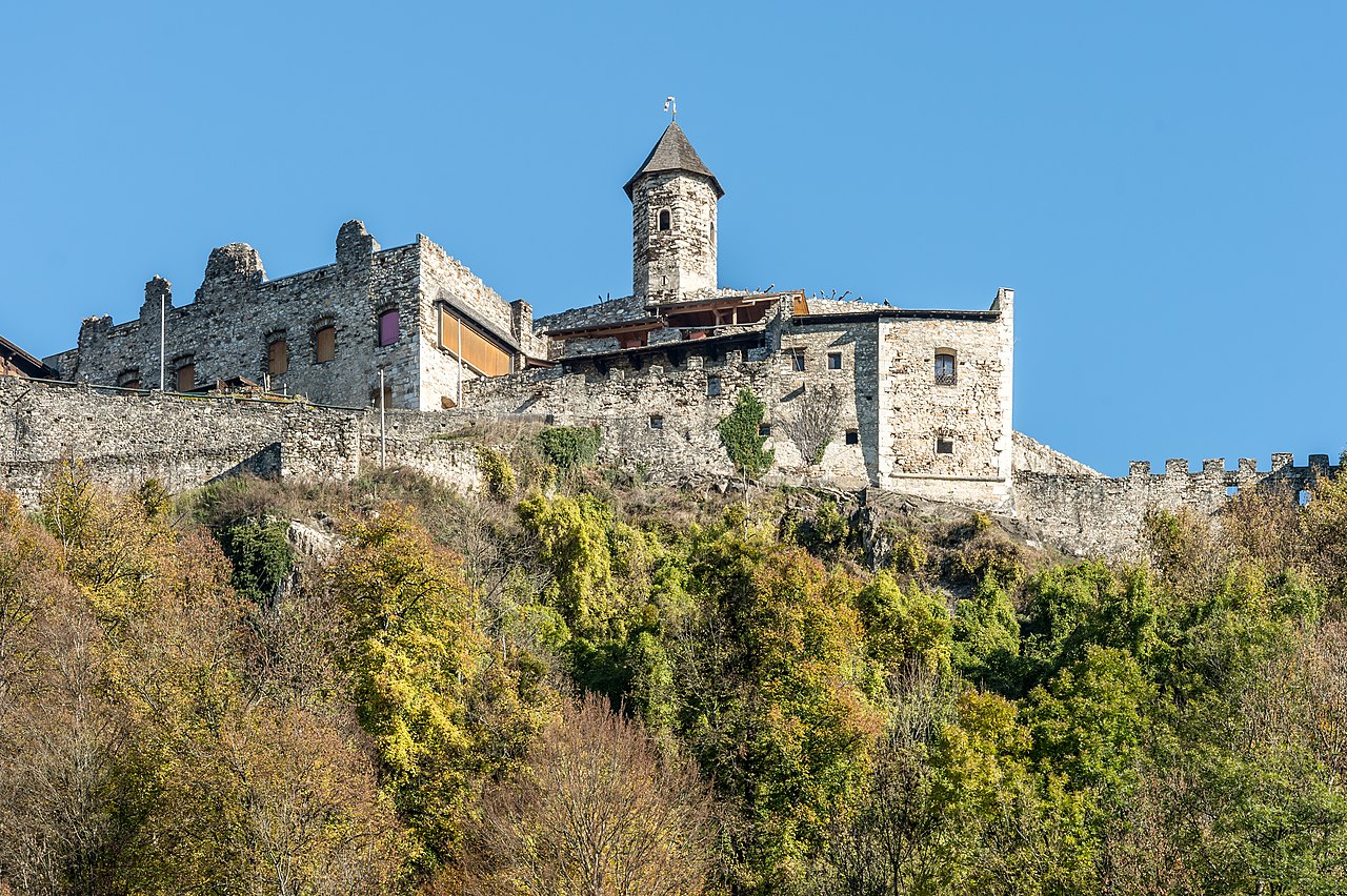 https://mdw-travel-data-us-east-1.s3.amazonaws.com/img/country/Austria/Burg-Landskron/img_01.jpg