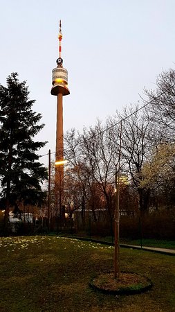 https://mdw-travel-data-us-east-1.s3.amazonaws.com/img/country/Austria/Danube-Tower/img_02.jpg