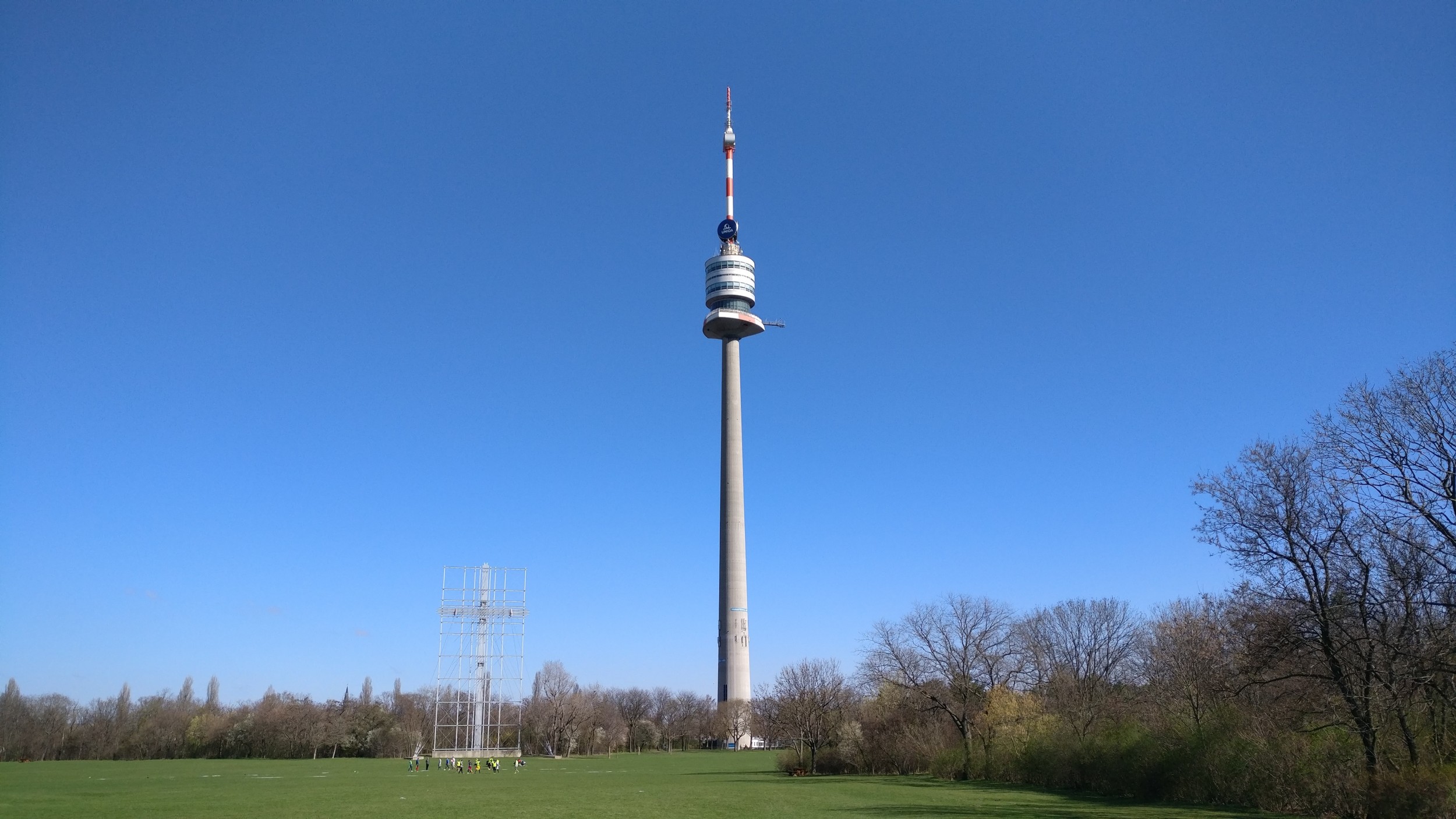 https://mdw-travel-data-us-east-1.s3.amazonaws.com/img/country/Austria/Danube-Tower/img_05.jpg