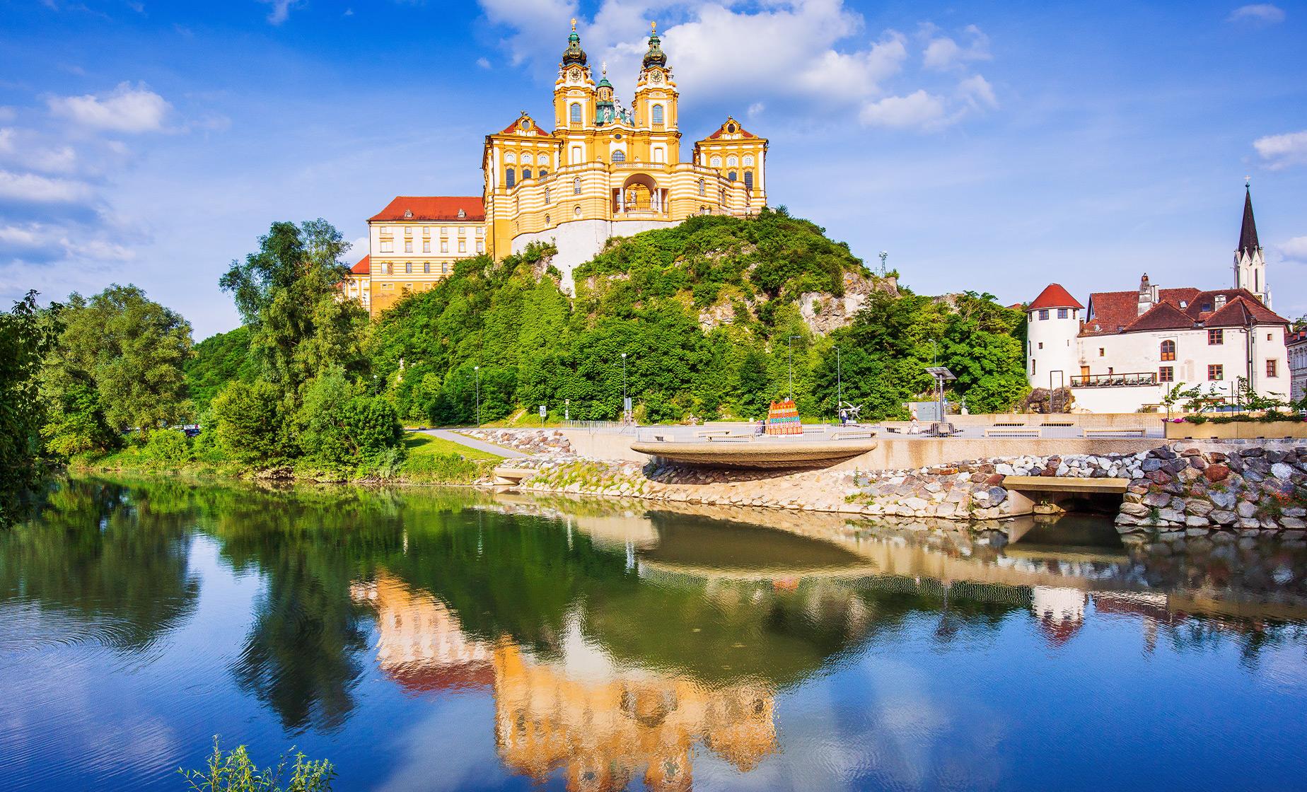 https://mdw-travel-data-us-east-1.s3.amazonaws.com/img/country/Austria/Danube-Valley-Railway/img_01.jpg