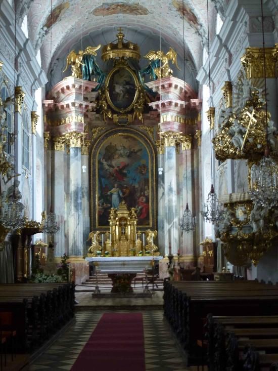 https://mdw-travel-data-us-east-1.s3.amazonaws.com/img/country/Austria/Domkirche-St-Peter-und-Paul/img_01.jpg