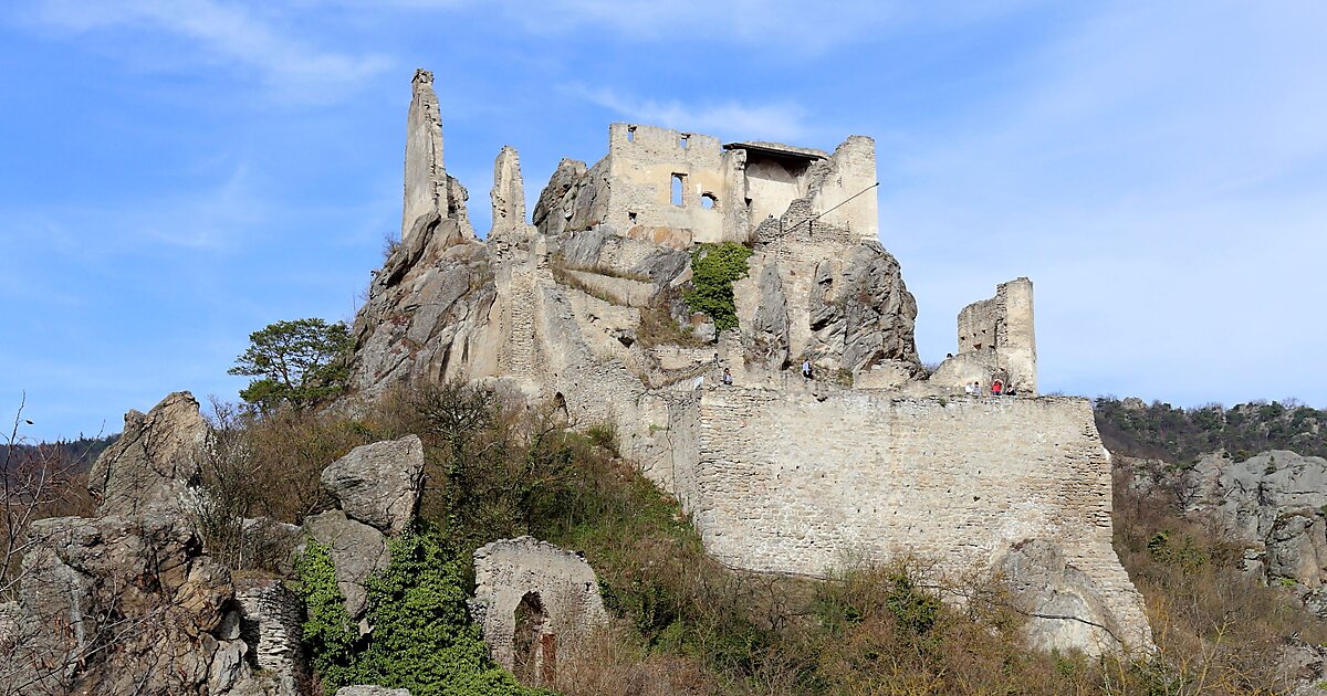 https://mdw-travel-data-us-east-1.s3.amazonaws.com/img/country/Austria/Durnstein-Castle/img_01.jpg