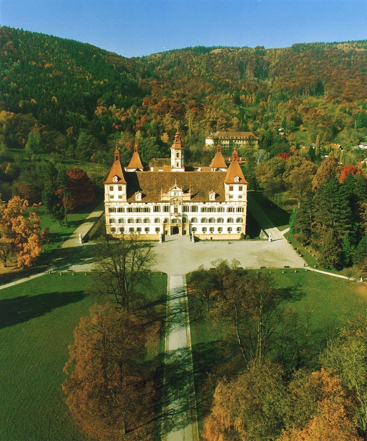 https://mdw-travel-data-us-east-1.s3.amazonaws.com/img/country/Austria/Eggenburg-Castle/img_05.jpg